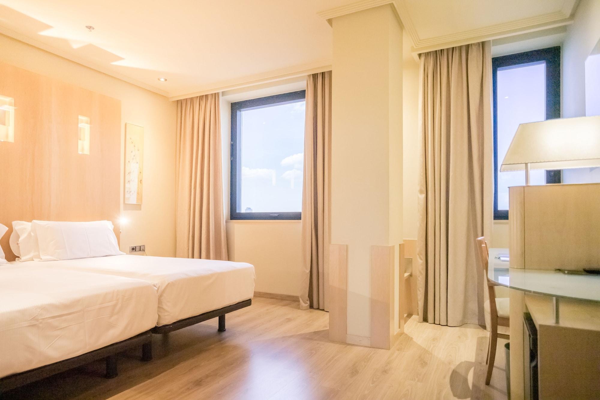 อับบา มาดริด Hotel ภายนอก รูปภาพ