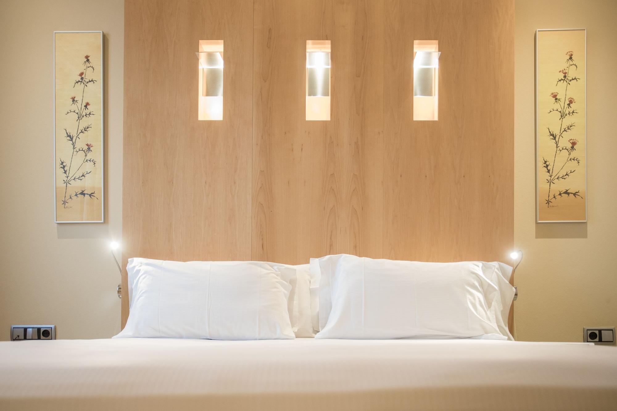 อับบา มาดริด Hotel ภายนอก รูปภาพ
